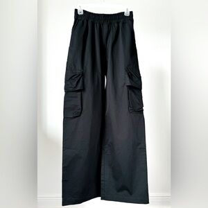 NWT ASOS black  cargo pants, size 4